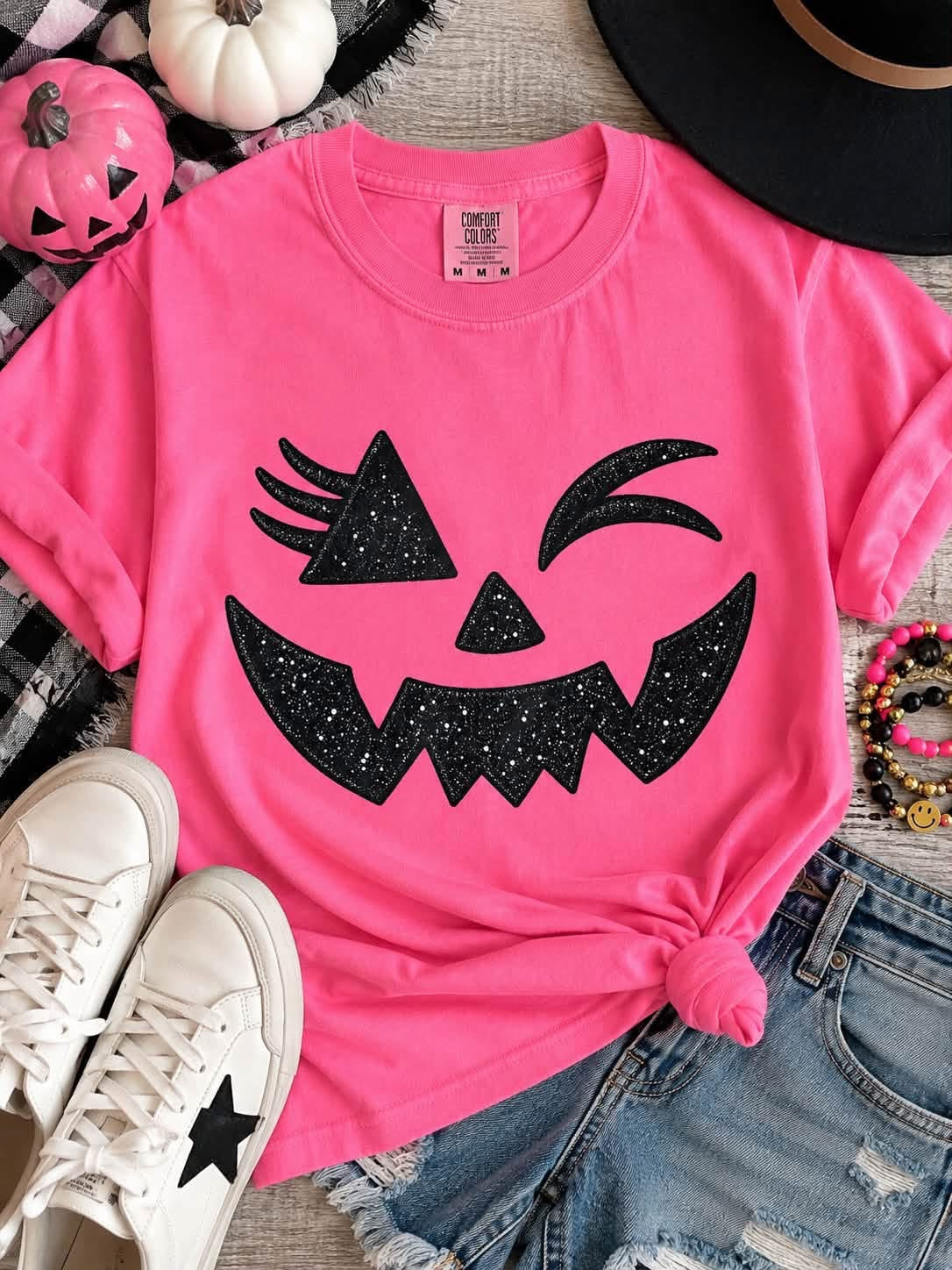 Winking Pumpkin Face Tee - Neon Pink