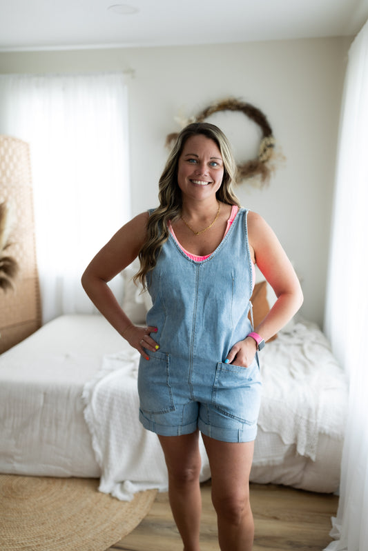Denim Short Overalls with Front Pockets and Adjustable Straps