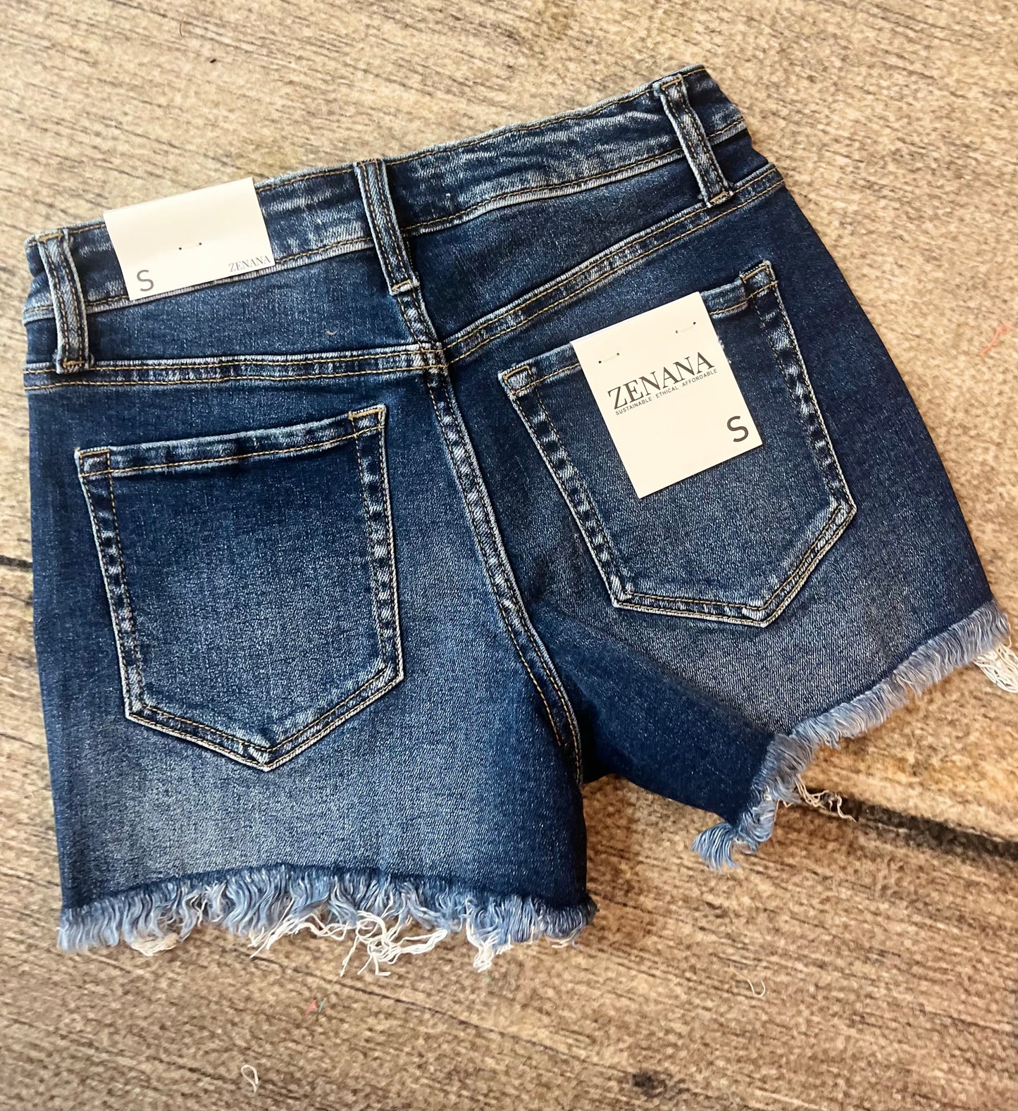 Zenana Dark Wash Frayed Hem Shorts