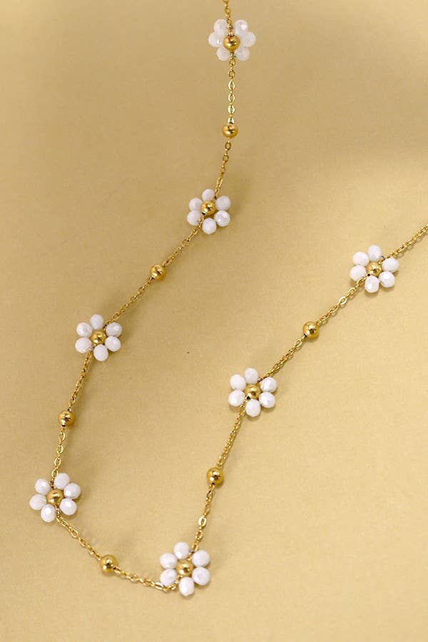 MULTI BEADED FLOWER CHARM NECKLACE |