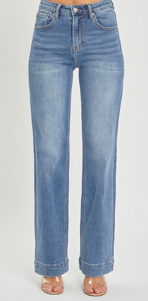 Risen High Rise Straight Jeans – Classic Everyday Denim with a Flattering Fit