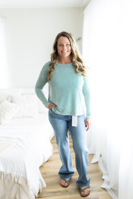 Risen High Rise Straight Jeans – Classic Everyday Denim with a Flattering Fit