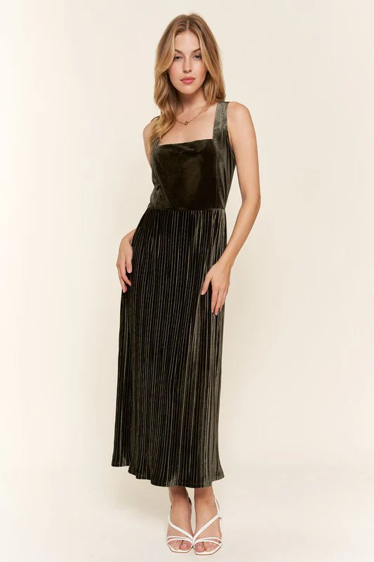 Under the Mistletoe Maxi – Olive Velvet Holiday Dress