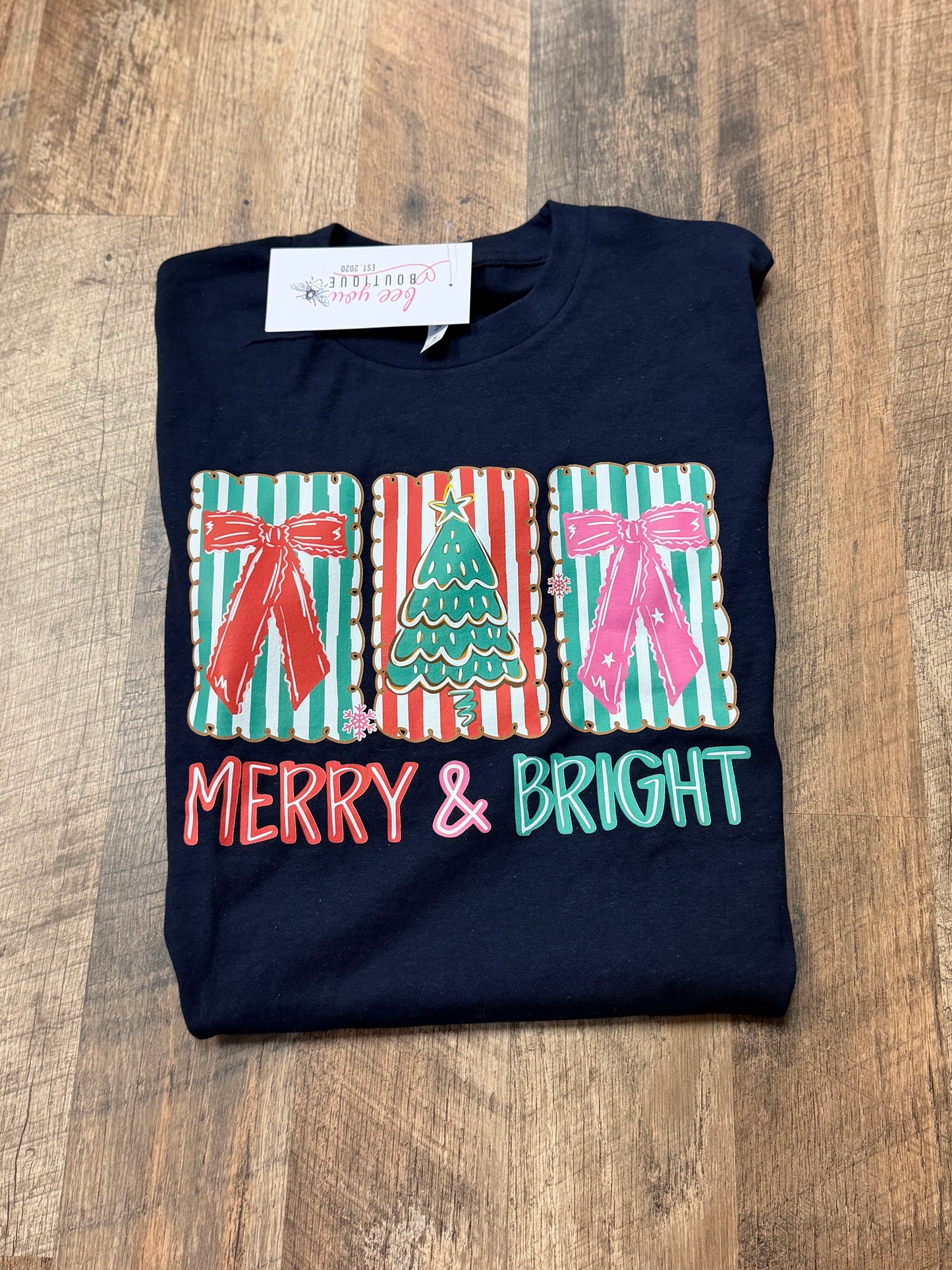 “Merry & Bright” Coquette Graphic T-Shirt – Festive Holiday Style Tee