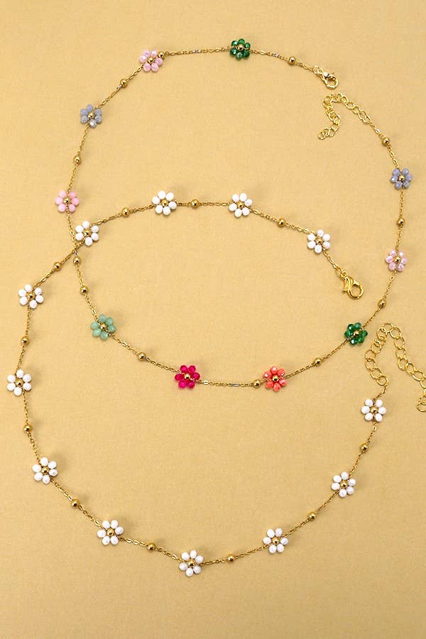MULTI BEADED FLOWER CHARM NECKLACE |